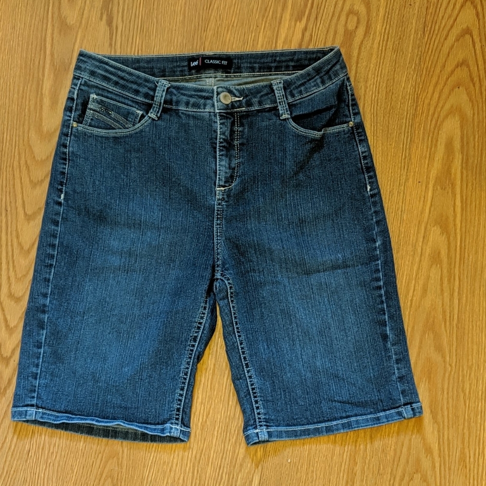 Women's Lee Classic fit shorts size 8